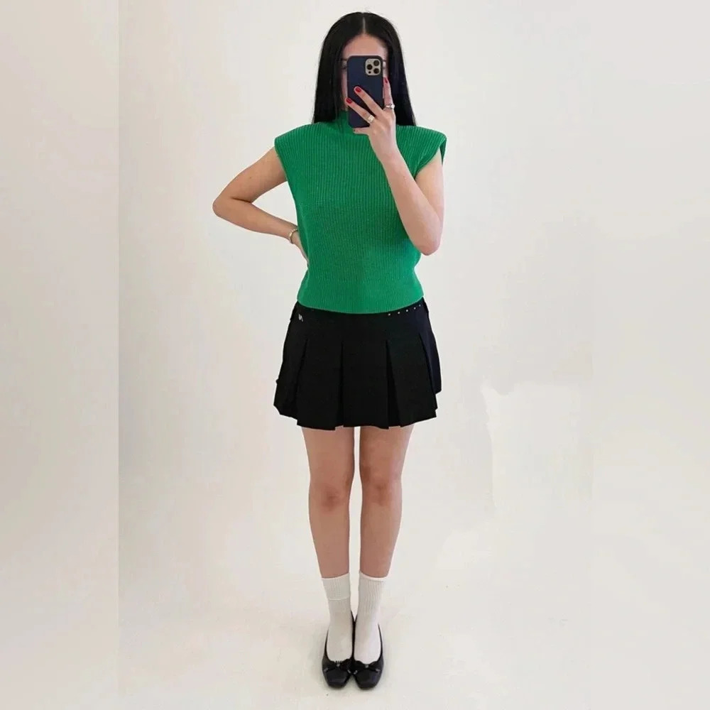 Aritzia - Babaton Hazlitt Vest with Shoulder Pads